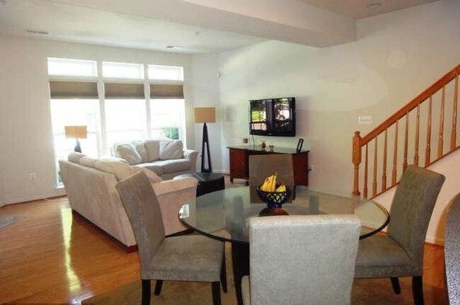 Foto del edificio - 7244 Elkridge Crossing WAY