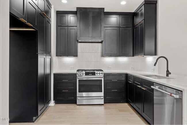 Building Photo - Build Equity While Leasing - Lease and Own...