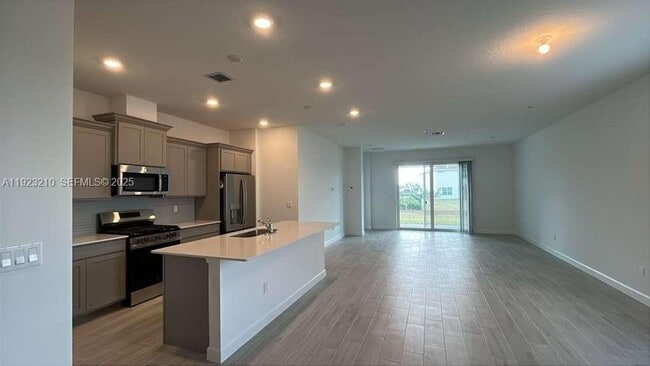 Photo - 19600 Whispering Crk Rd Townhome