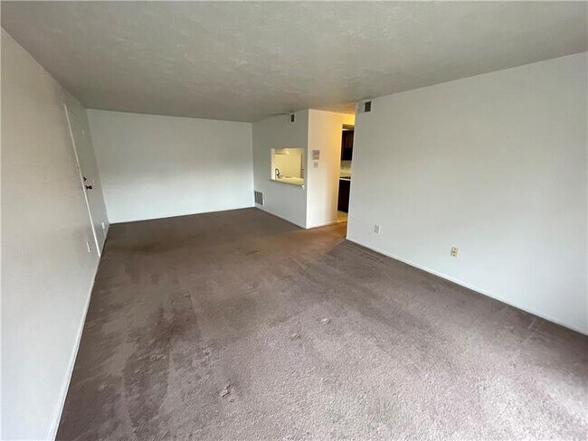 Building Photo - 325 Ridge Point Cir