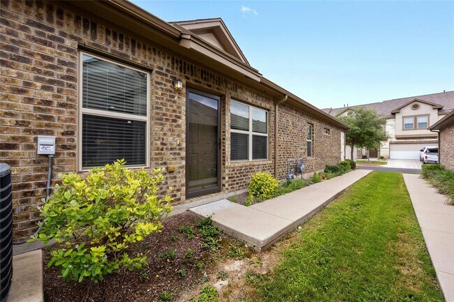 Building Photo - 2214 S Lakeline Blvd