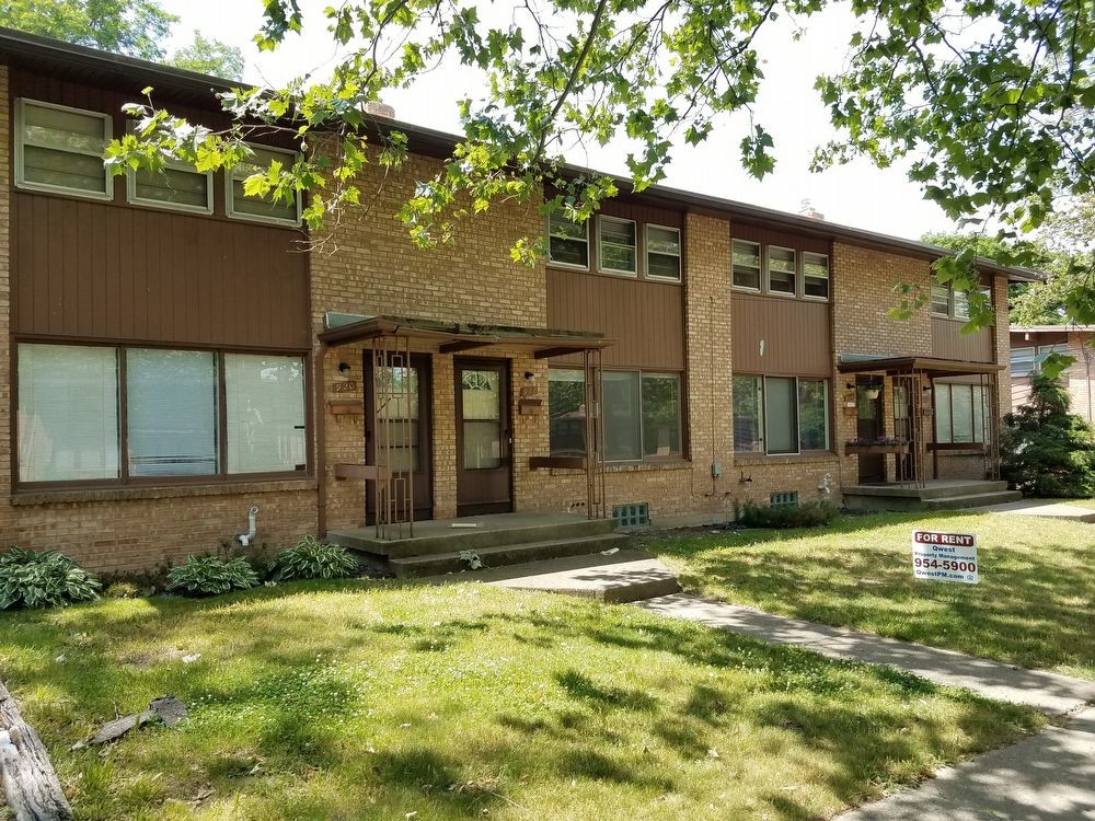 Primary Photo - Nice Townhome Style Unit - 2 HUGE bedrooms