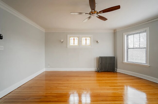 Building Photo - 4742 S Woodlawn Ave
