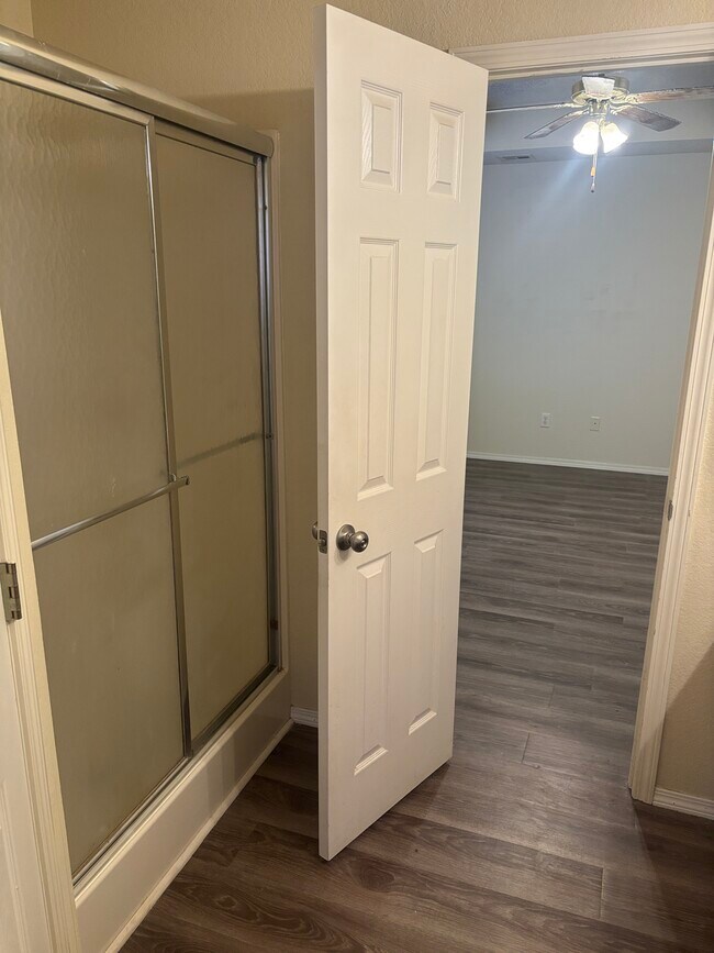 Foto del edificio - 600 Woods Dr