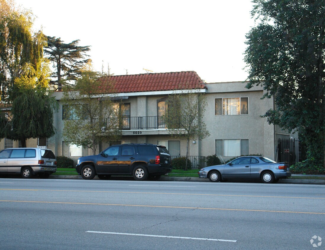 Foto del edificio - 5020 Laurel Canyon Blvd