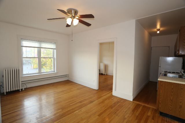 Foto del edificio - 962 W Cornelia Ave