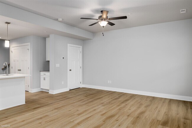 Building Photo - 3 br, 2.5 bath House - 1499 High Rd