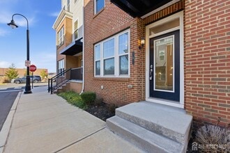 Building Photo - 6 Bond St