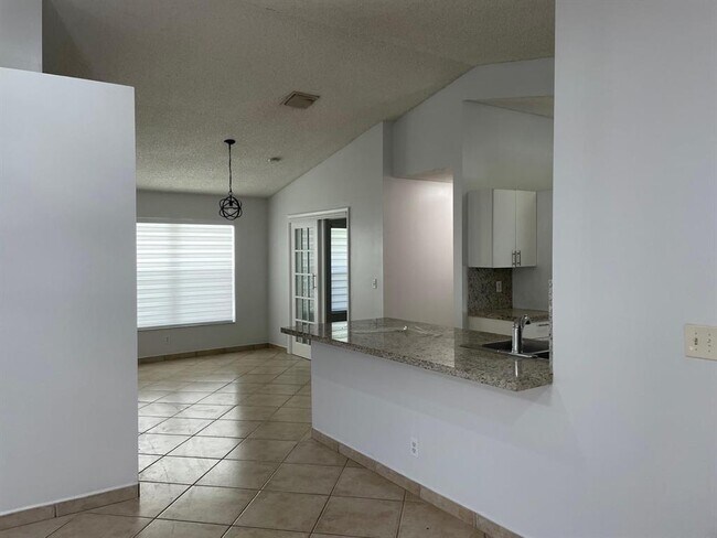 Foto del edificio - 17484 SW 22nd St