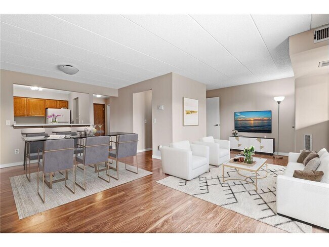 Foto del edificio - 3300 Louisiana Ave S