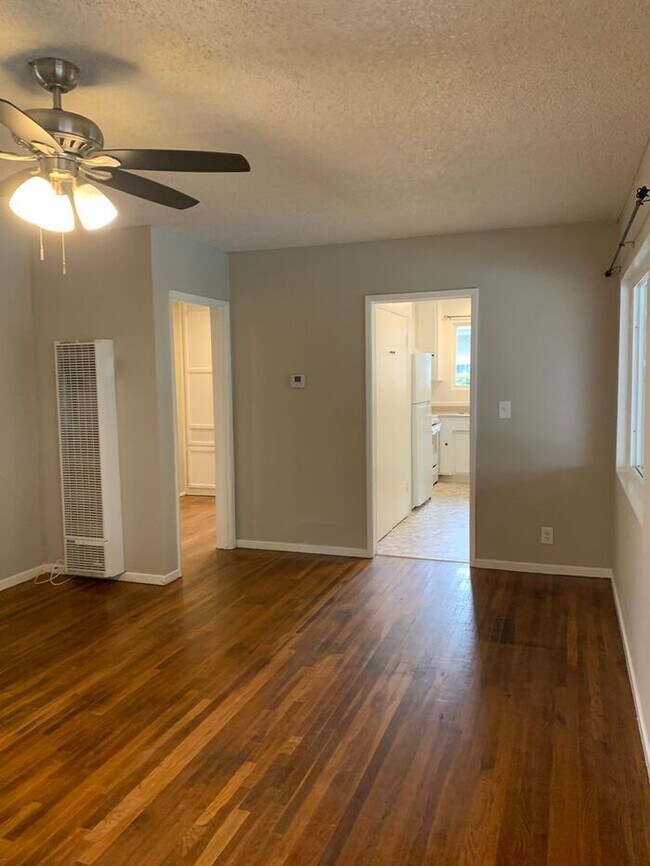 Building Photo - Just in Time For Summer: Charming home wit...
