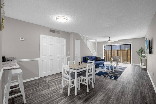 Foto del edificio - 3807 Gazebo Pond Ln