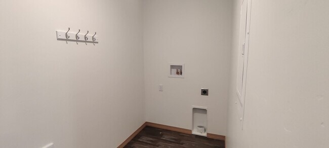 Building Photo - 147