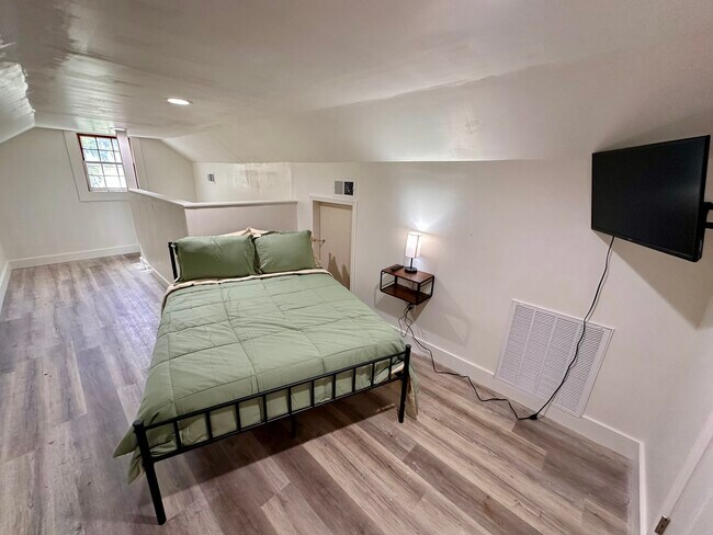 Foto del edificio - 47 Brentwood Dr