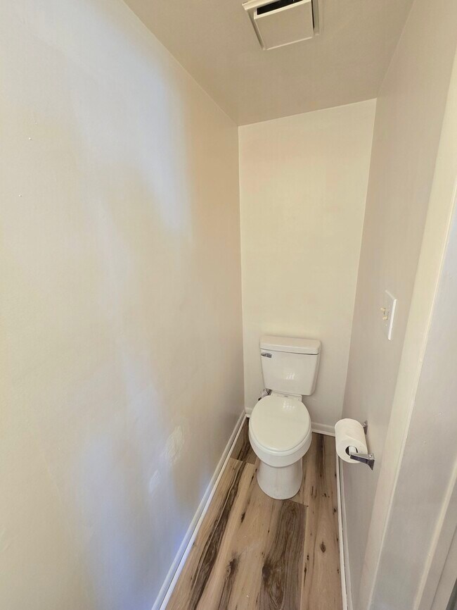 Foto del edificio - 3-Bedroom Townhome with Fenced in Yard!