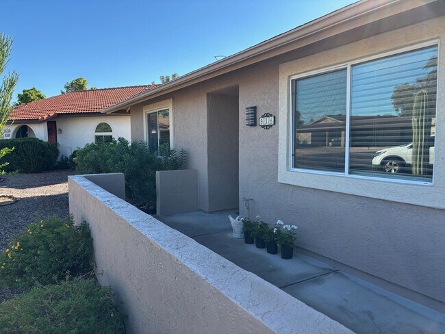 Building Photo - Welcome to the Long Term UNFURNISHED Rental, a charming 2-bedroom, 1.5+ bathroom home located in ...