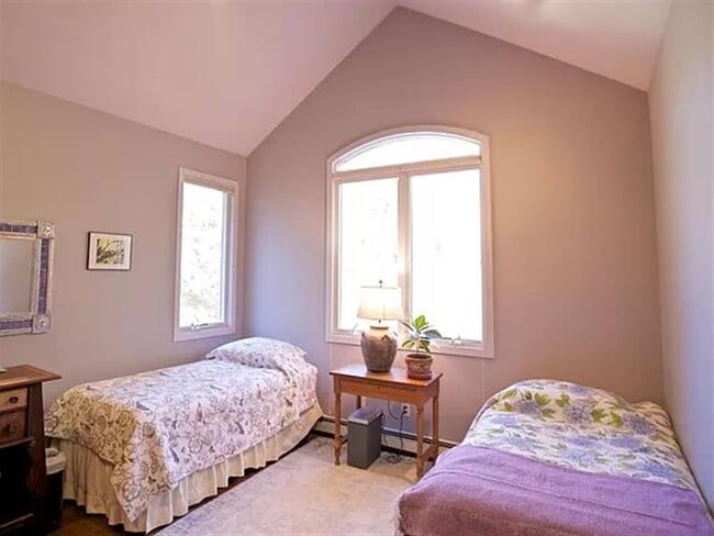 Building Photo - Shelter Island furnished home