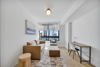 Building Photo - 225 N Miami Ave