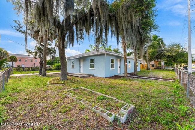 Building Photo - 405 Dummitt Ave