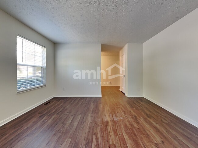 Building Photo - 606 Fox Chase Way