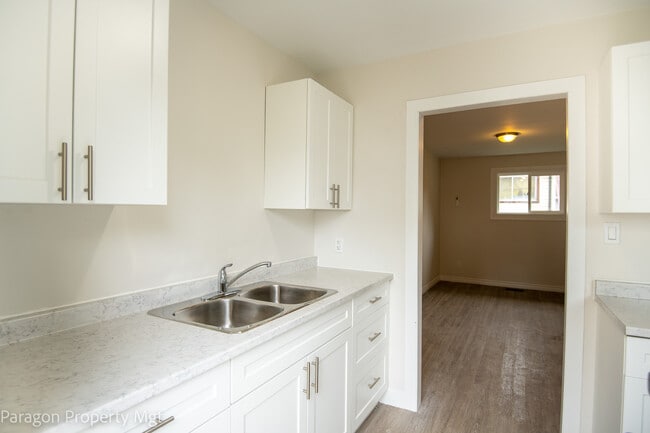 Building Photo - 17 Patteson Ave