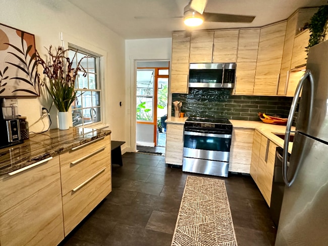 Foto del edificio - 5845 27th Ave S