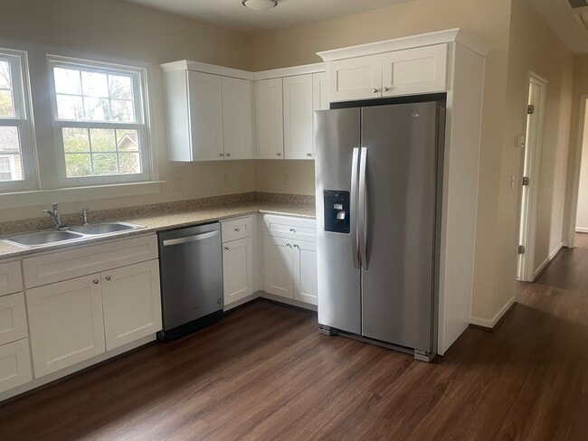 Building Photo - 41 Briarcliff Dr