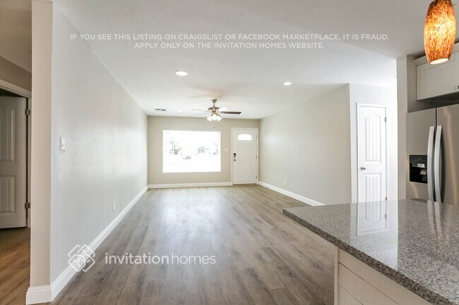 Building Photo - 934 E Loma Vista Dr