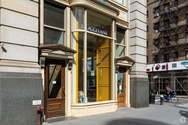 Entrada - 170 Fifth Ave