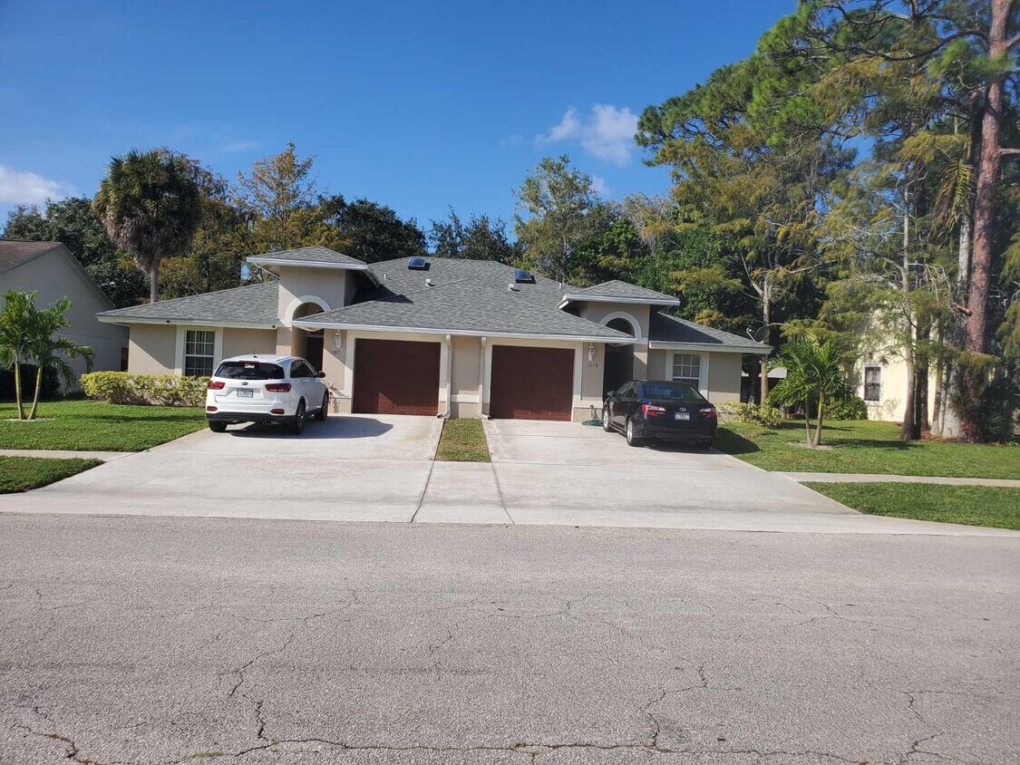 Primary Photo - 1083 Mulberry Pl