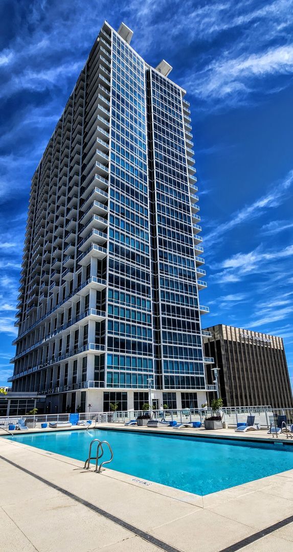 Building Photo - 150 E Robinson St