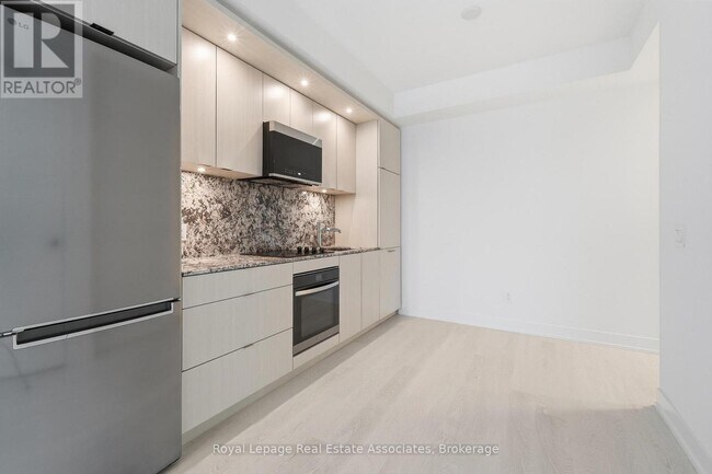 Building Photo - 60 Central Park Roadway