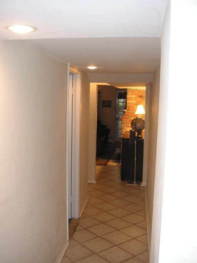Hallway 1 - 1915 17th St NW