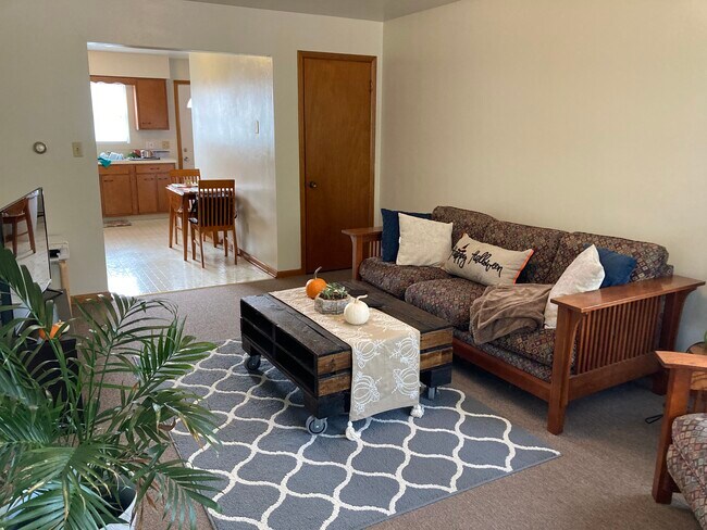 Building Photo - 1518 Starview Dr