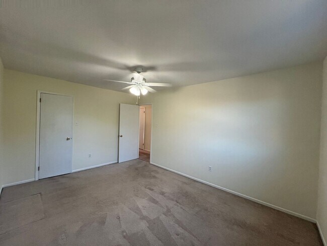 Foto del edificio - 9153 Ellie Dr