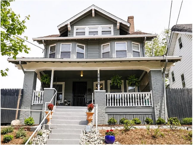 Building Photo - 1610 Clarewood Ave