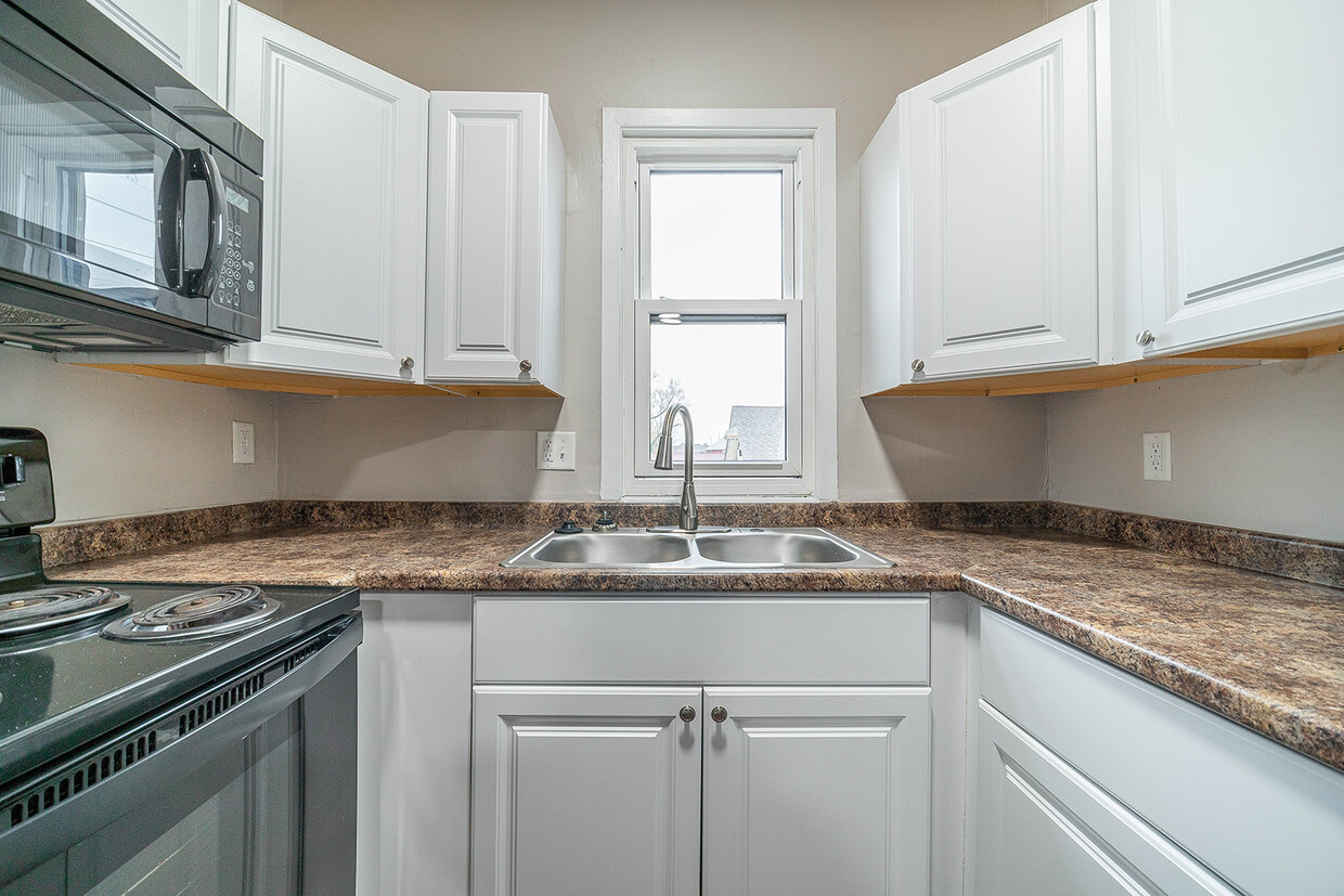 Foto principal - 172 S Highland Ave