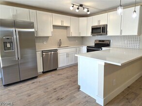 Building Photo - 1608 Park Meadows Dr