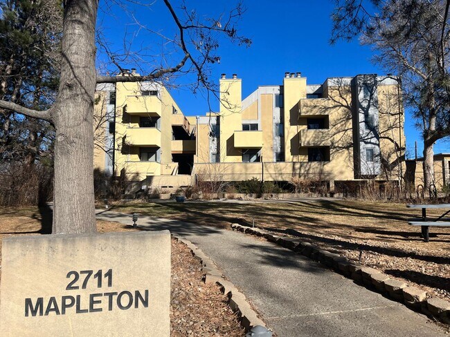 Foto del edificio - Charming Mapleton Ave. 1 Bed/1 Bath Condo - Available August 3rd!