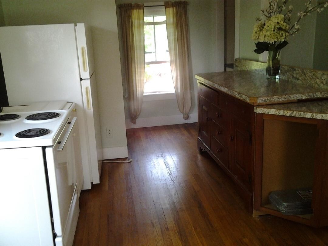 Eat in Kitchen - 3 N Schodack Rd