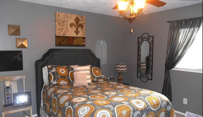 Foto del edificio - 2205 Fairview Dr