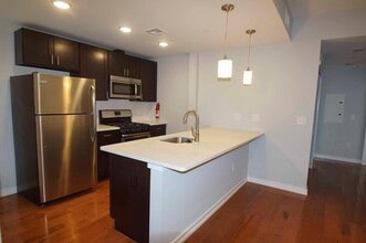 Building Photo - 411 N 41st St
