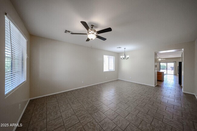 Foto del edificio - 43337 N Heavenly Way