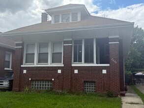 Building Photo - 7636 S Yates Blvd