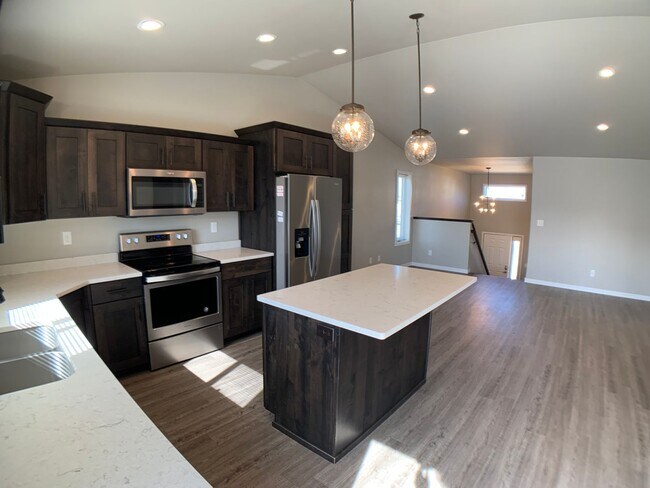 Foto del edificio - 4 Bed 2 Bath Single Family Home