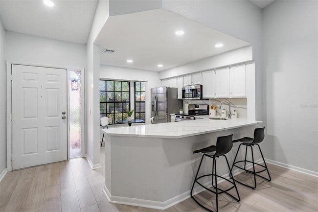 Building Photo - 2582 Bentley Dr