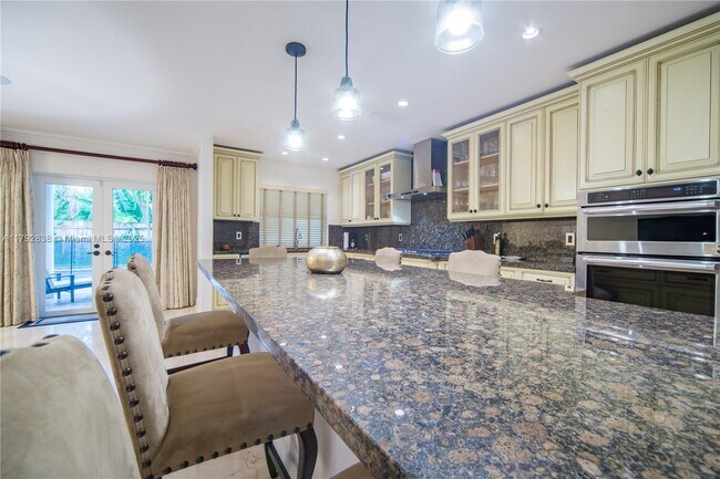 Foto del edificio - 3514 Crystal Ct