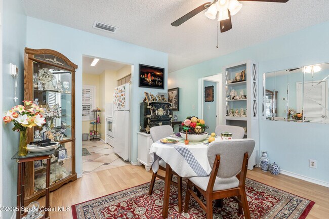 Building Photo - 1047 Small Ct