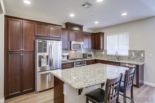 Building Photo - 8580 Old Stonefield Chase