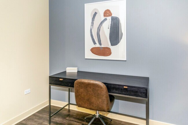 Foto del edificio - 215 W Washington St